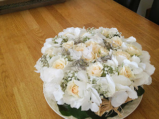 Cắm hoa bằng đĩa thủy tinh 2