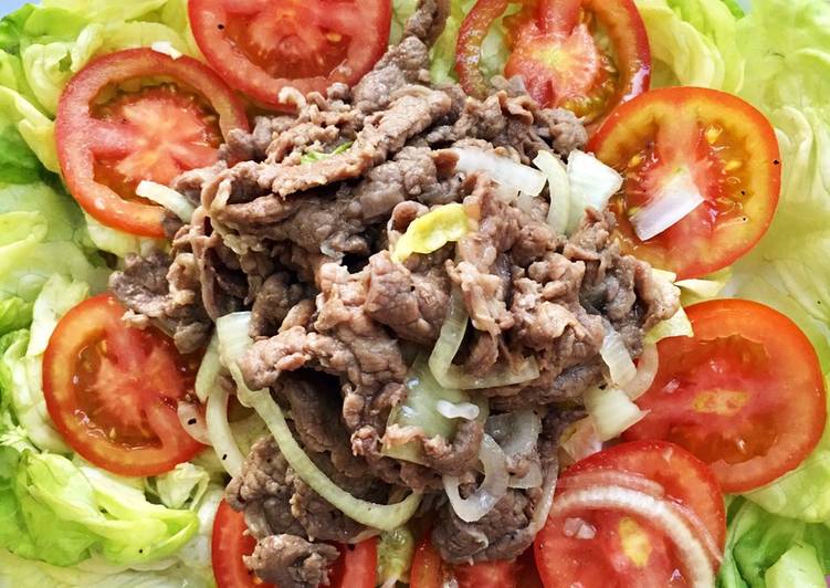 Làm salad trộn thịt bò nhanh chóng cùng chảo chống dính