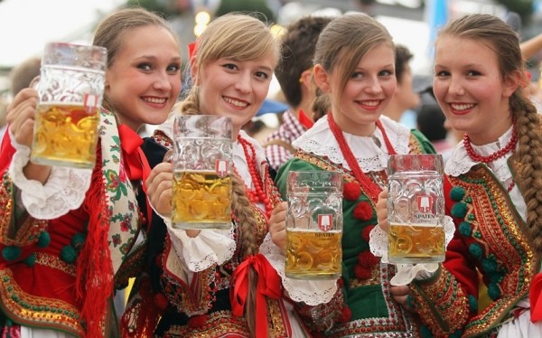 Người Đức xem bia như một thức uống giải khát hàng ngày (Ảnh minh họa)