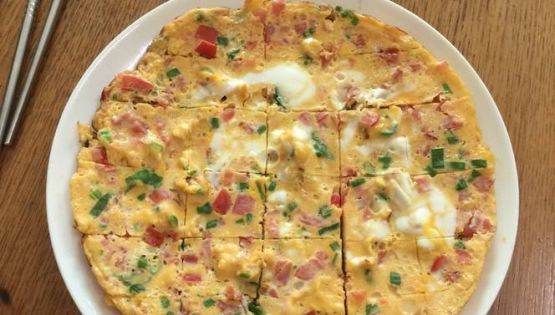 Cách làm trứng chiên cà chua pizza siêu ngon siêu đơn giản